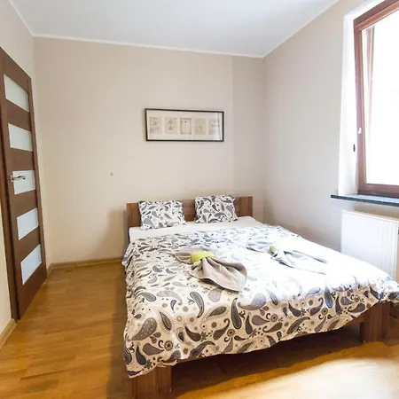 Happy Estate - Old Town Apartment *