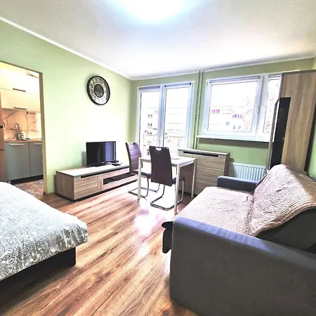 Happy Estate - Old Town Apartment