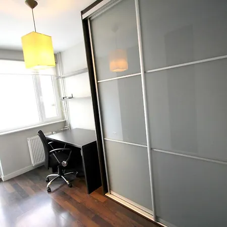 Happy Estate - Old Town Apartment
