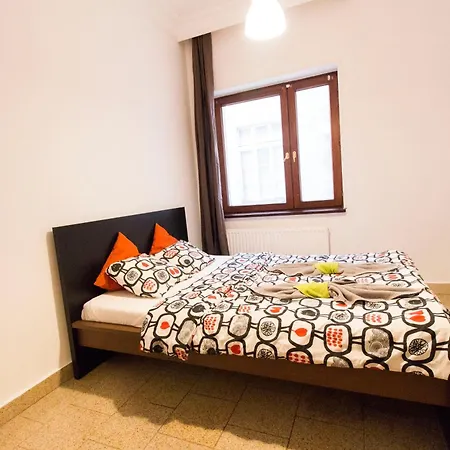 Happy Estate - Old Town Apartment