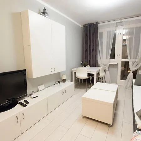 Happy Estate - Old Town Apartment